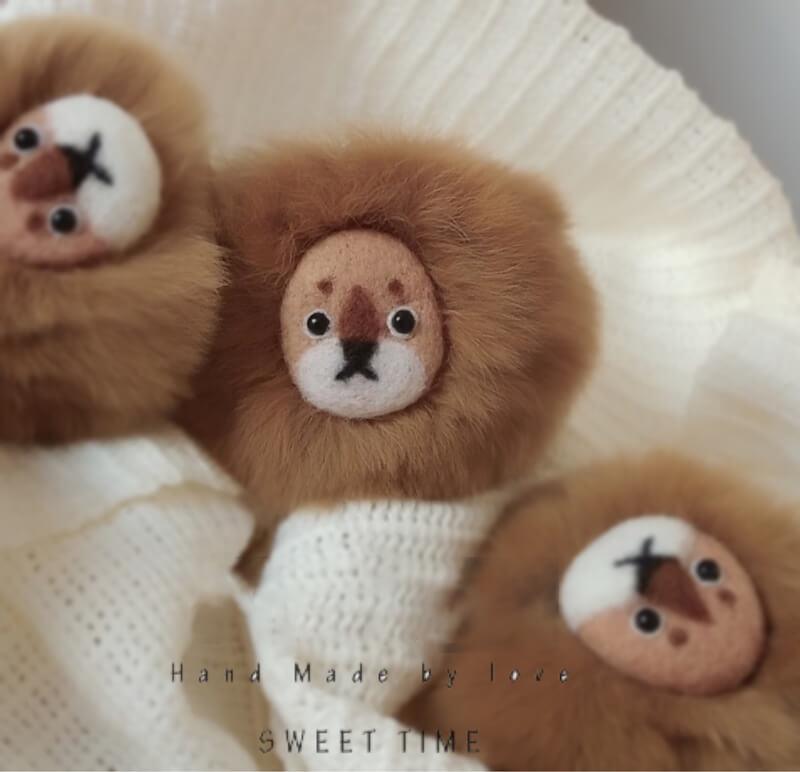 Handmade Wool Felt Fluffy Lion Face Bag Charm Keychain - AOSKID